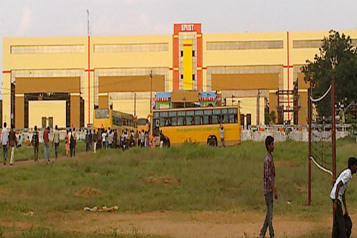 https://cache.careers360.mobi/media/colleges/social-media/media-gallery/2960/2020/11/30/Camspus View of Sri Sai Madhavi Institute of Science and Technology Mallampudi_Campus-View.png